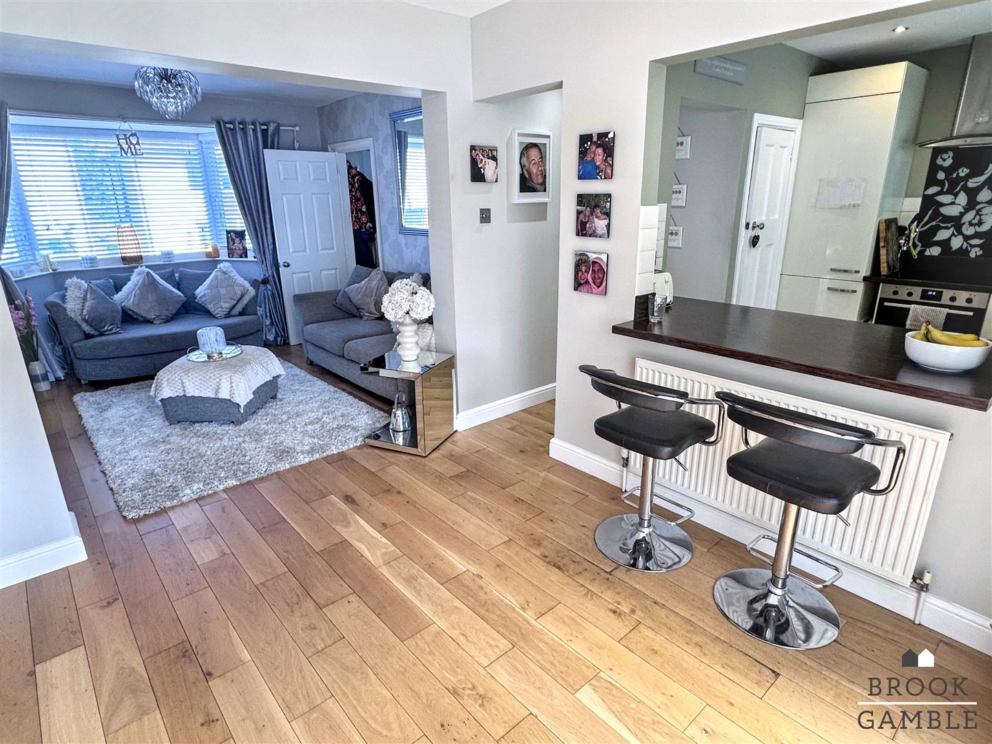 3 Bedroom House. Downs Avenue in Eastbourne, East Sussex 4